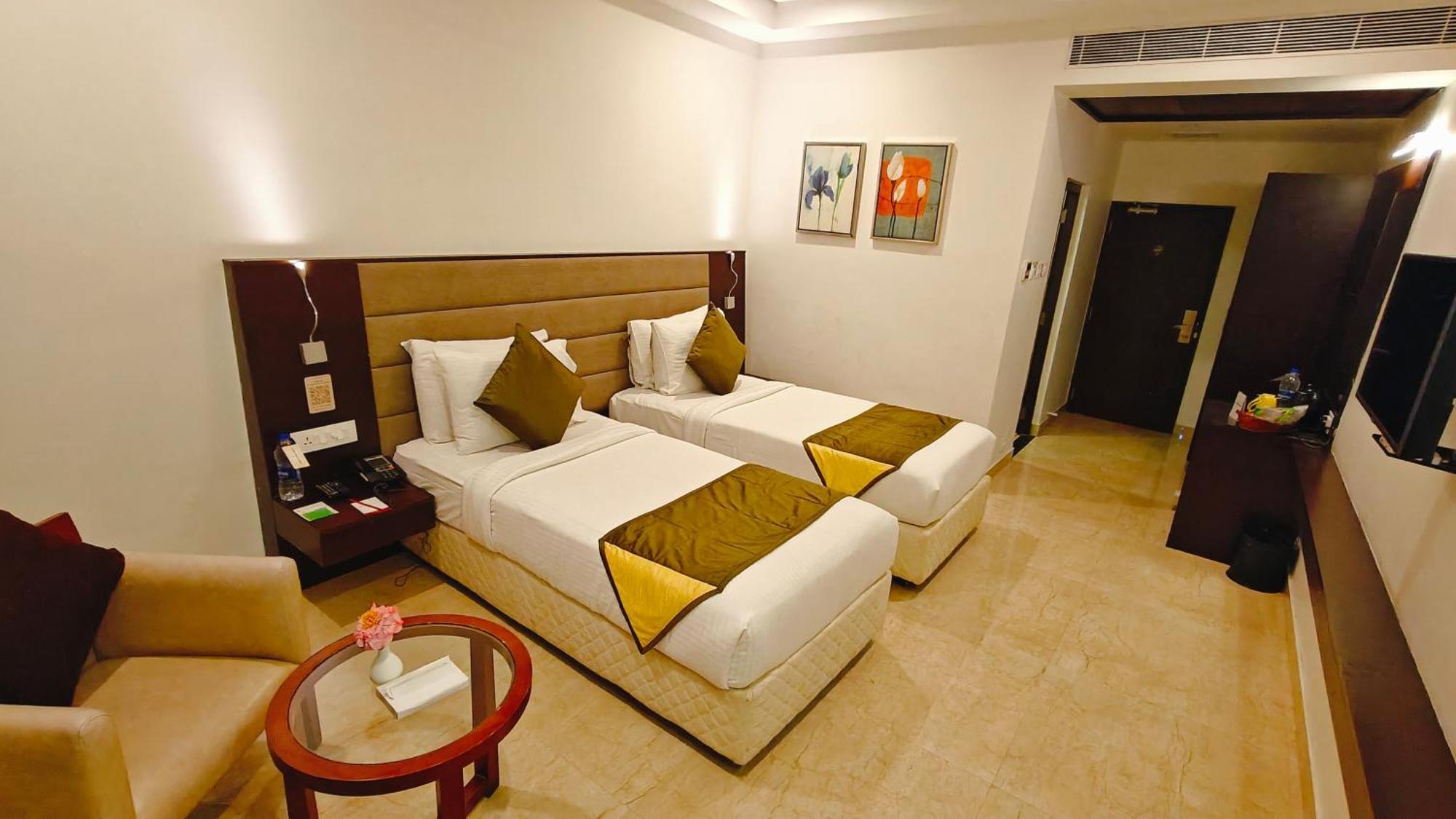 Khanna Fiesta Vellore Exterior foto
