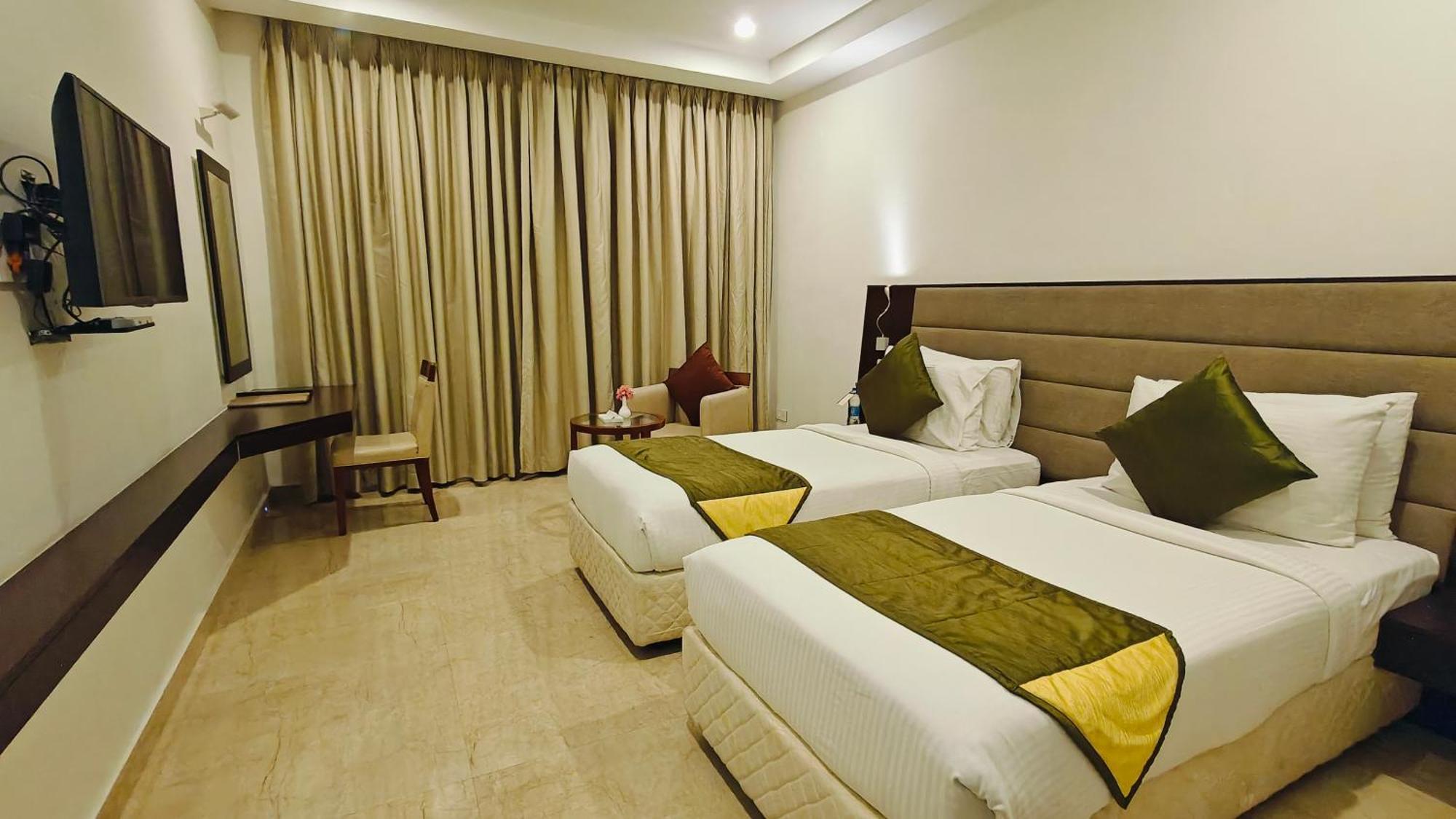 Khanna Fiesta Vellore Exterior foto